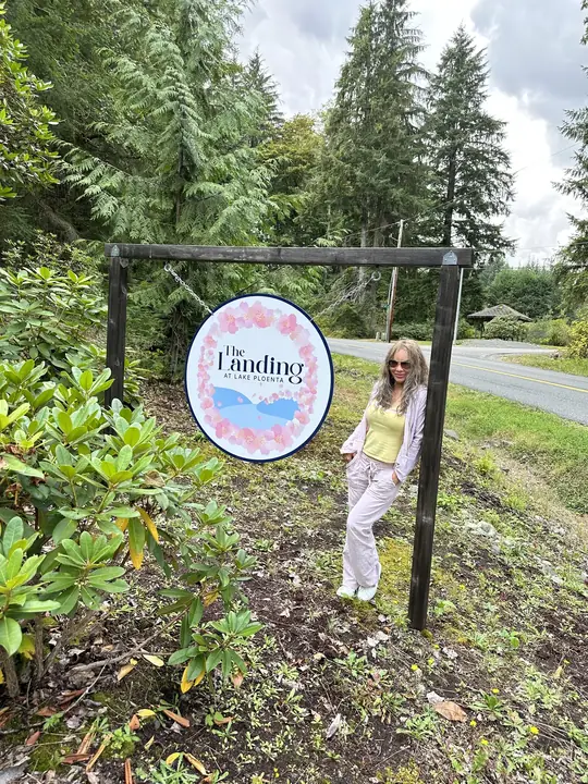 Ploenta at the front sign